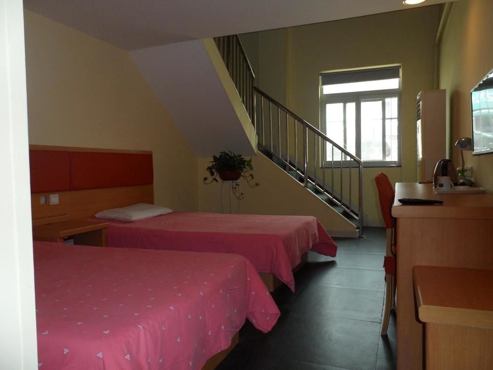 Циндао: Home Inn Plus (Qingdao Yinchuan West Road, Qingdao University)