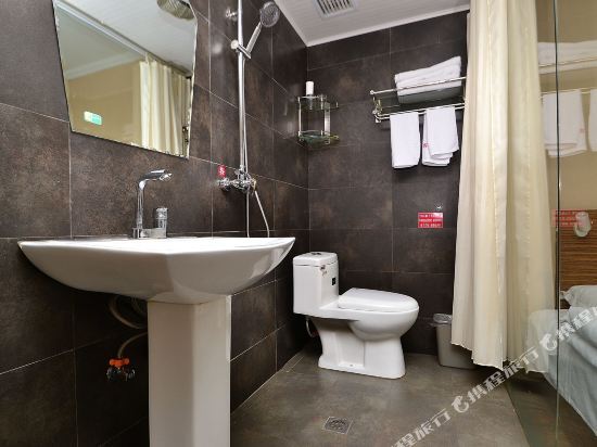 Харбин: Home Inn Huayi Hotel (Harbin Highway Bridge)