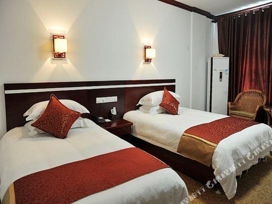 Шанграо: Wuhua Holiday Hotel