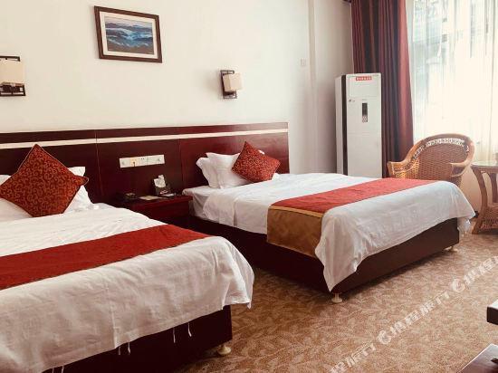 Шанграо: Wuhua Holiday Hotel