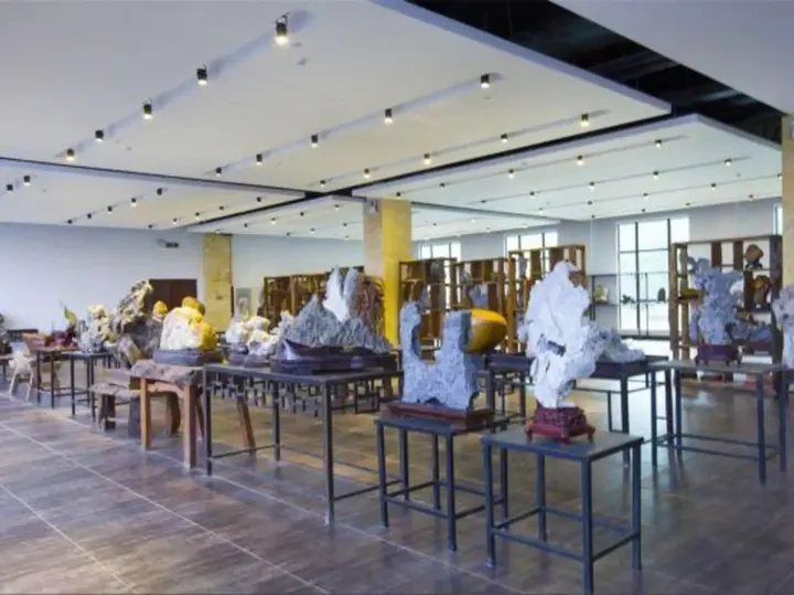 Цзиньюань: Stone Hotel