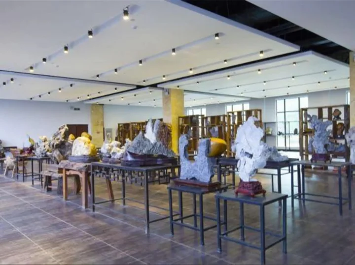 Цзиньюань: Stone Hotel