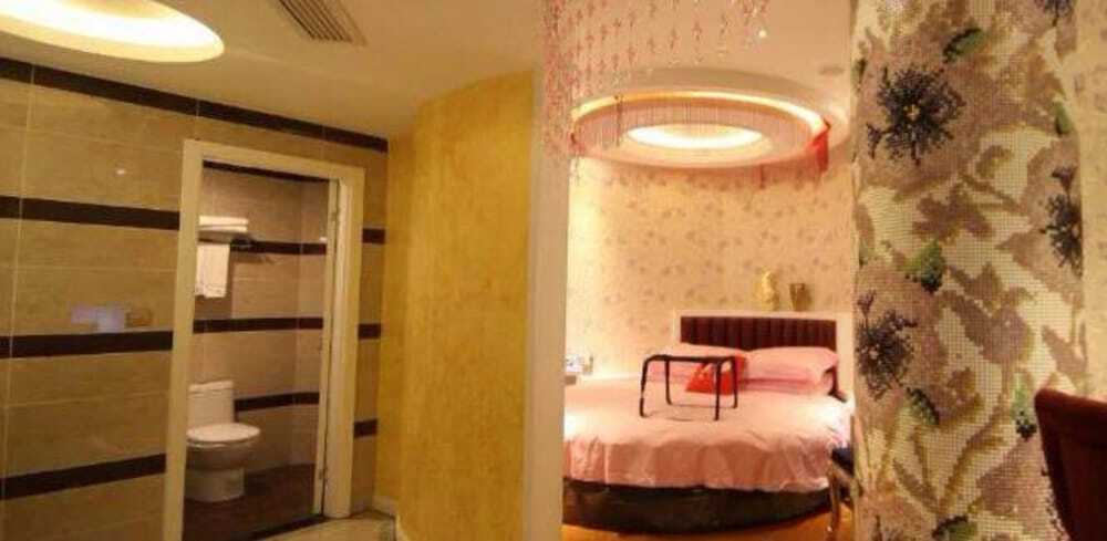 Дунъян: Baiyun Romance Hotel Dongyang