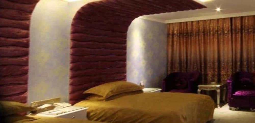 Дунъян: Baiyun Romance Hotel Dongyang