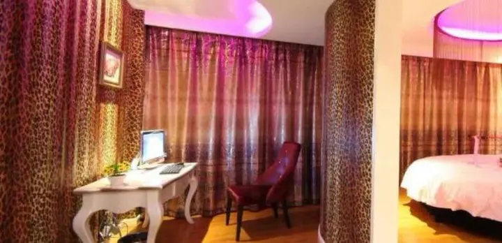 Дунъян: Baiyun Romance Hotel Dongyang