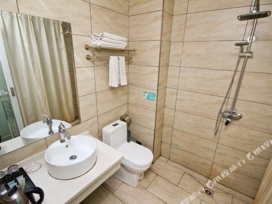 Вэйнань: Lily Business Hotel Huashan