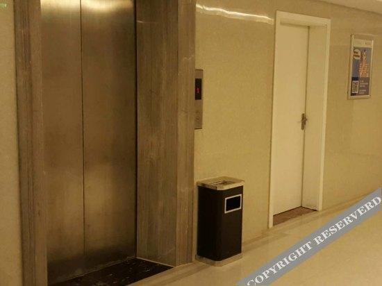 Йиян: Today Inns Yiyang Yuanjiang Jucheng Ave