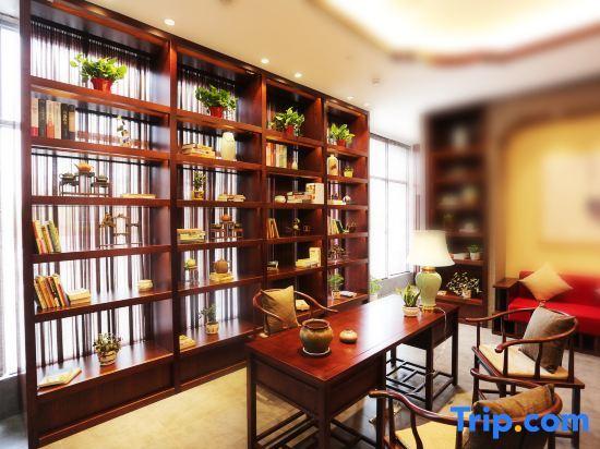 Яньчэн: Book Impression Hotel
