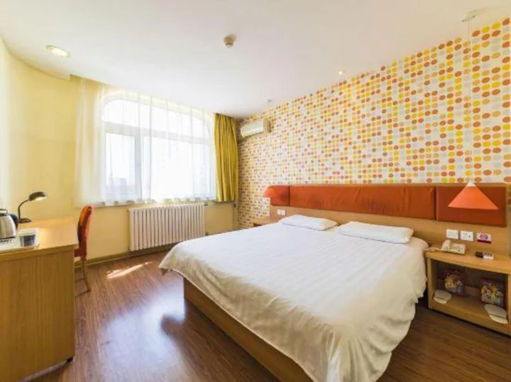 Циньхуандао: Home Inn Qinhuangdao Nandaihe Tourist Center