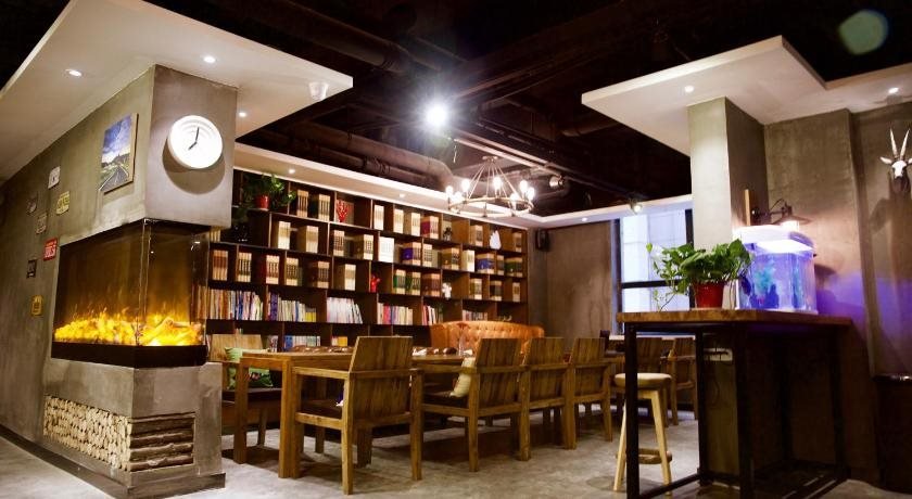 Яньань: James Joyce Coffetel YanAn Baota