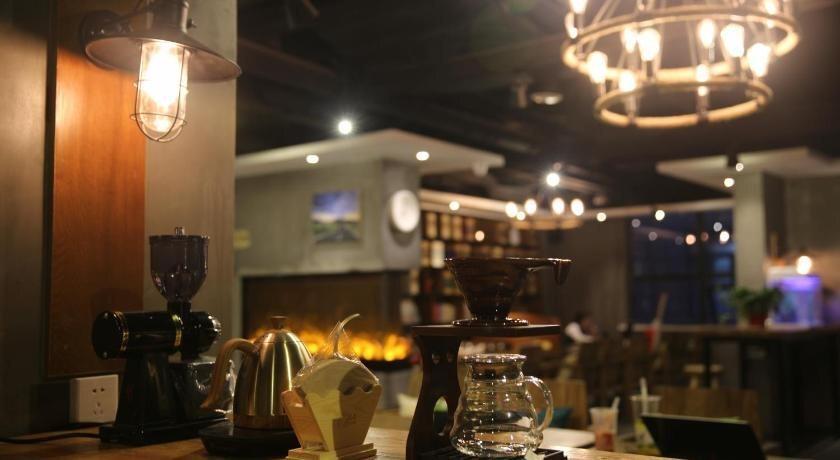 Яньань: James Joyce Coffetel YanAn Baota