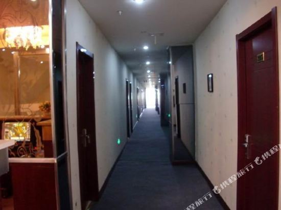 Шанхай: Yijia Business Hotel