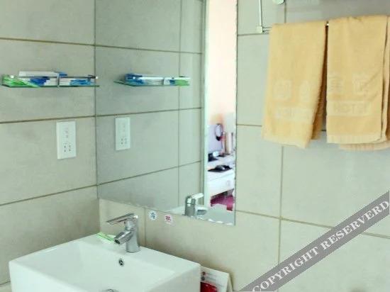 Инин: Youdian Hotel