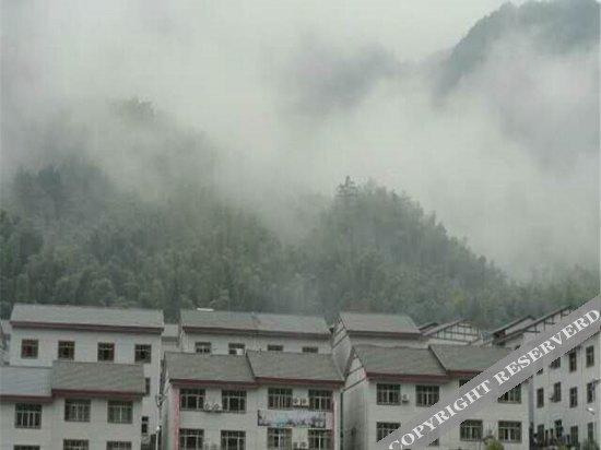 Шанграо: Sanqing Mountain Shunzi Farmer's Hostel