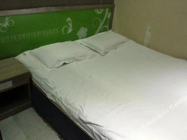 Харбин: Xilong Hotel (Harbin Central Avenue Children's Hospital)