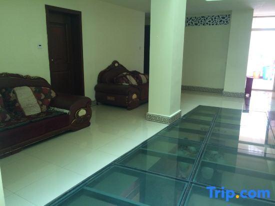 Шангри-Ла: Yongqing Business Hotel