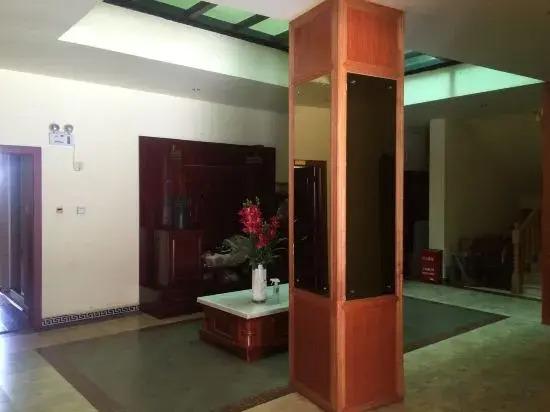 Шангри-Ла: Yongqing Business Hotel