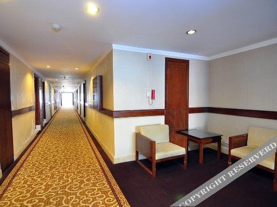 Цюйцзин: Xinyuan Hotel