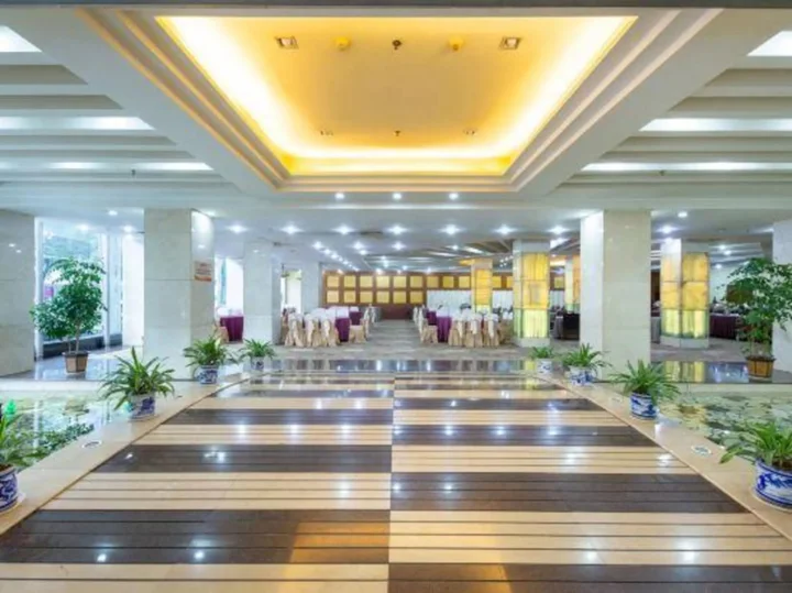Дунъян: Dongyang Building (Dongyang Center Branch)