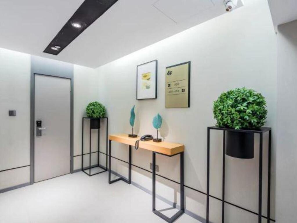 Шаоксинг: Homeinn Selected Hotel (Shaoxing East Station Wanhecheng)