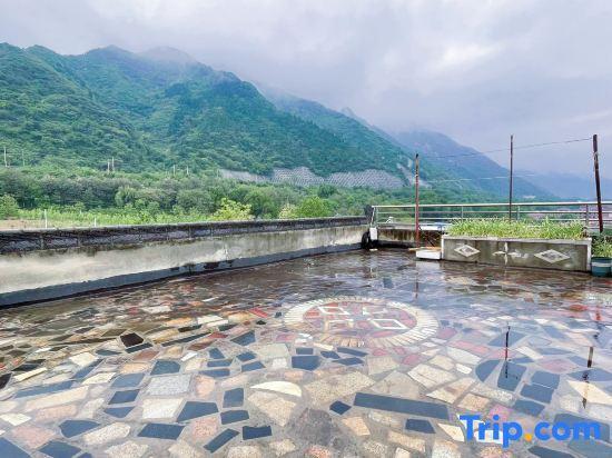 Вэйнань: Youjia Inn