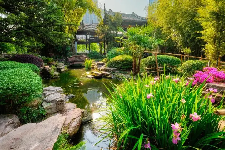Чэнду: Xana Hotelle Chengdu Railway East Station West Square