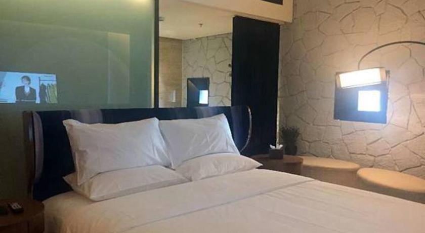 Урумчи: Urumqi Soluxe Hotel