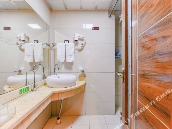 Синьян: Nanhu Spring Holiday Hotel