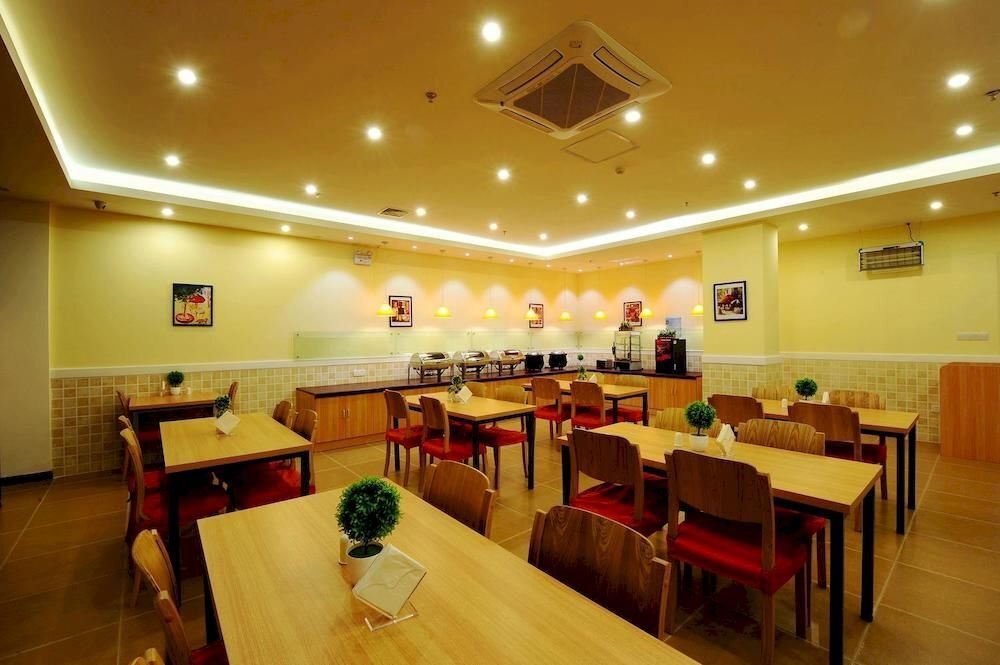 Наньчан: Home Inn Nanchang Railway Station