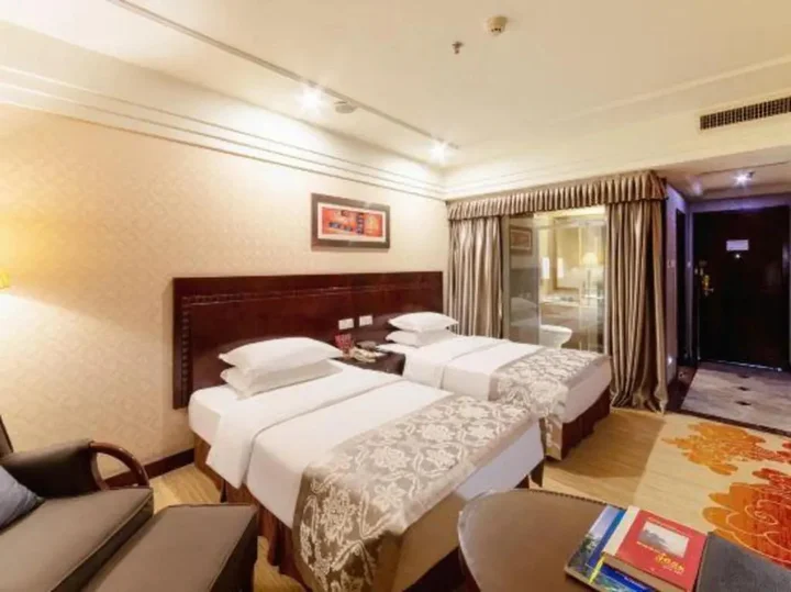Цзуньи: Forest Hotel Zunyi