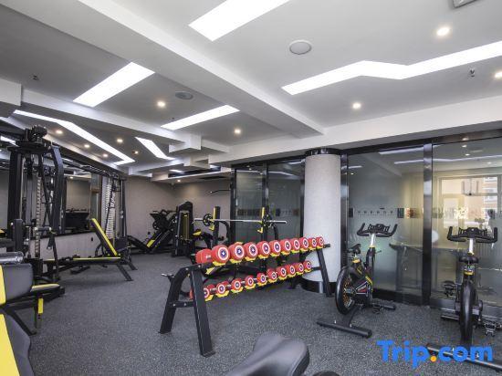 Хэйхэ: Heilongchen Business Hotel (Heihe Railway Station)