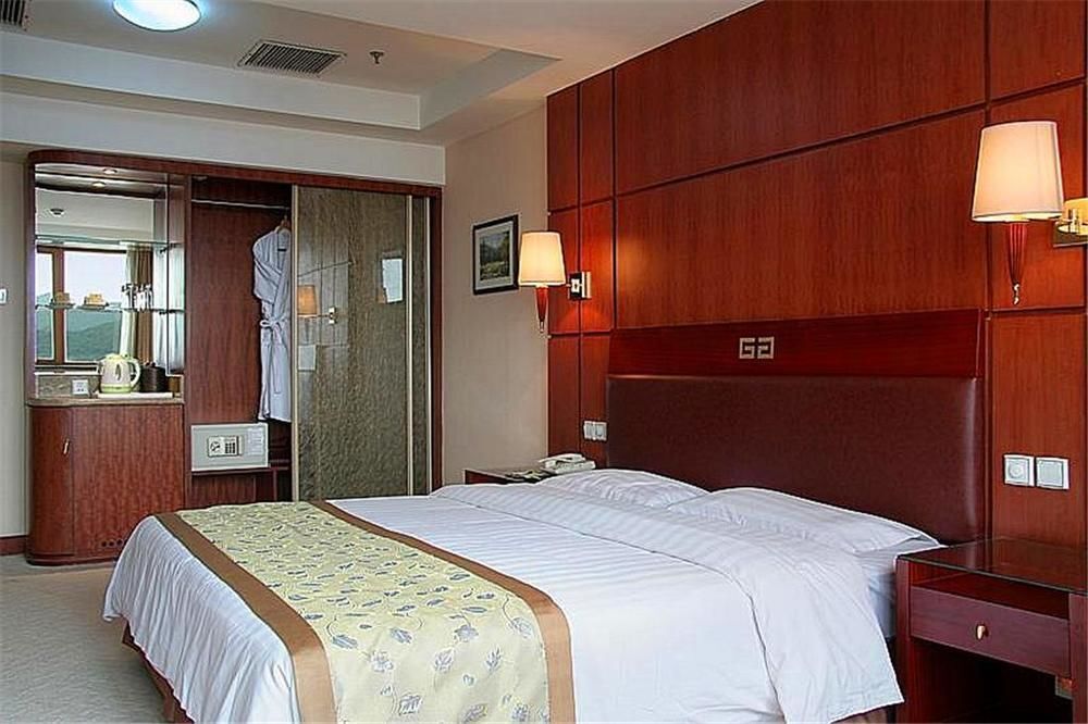Чэндэ: Baifenbai Express Hotel