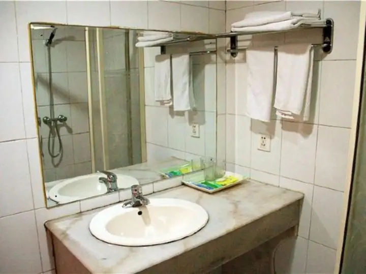 Шаоксинг: Dongsheng Hotel