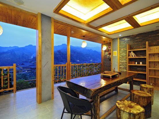 Чжаосин: Liping Zhaoxing Story Hotel