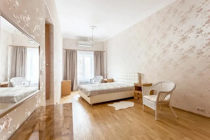 Москва: ApartLux на наб. Шевченко