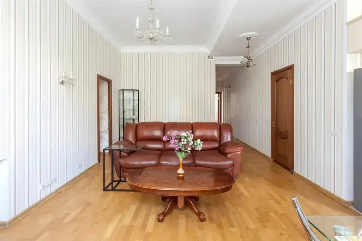 Москва: ApartLux на наб. Шевченко