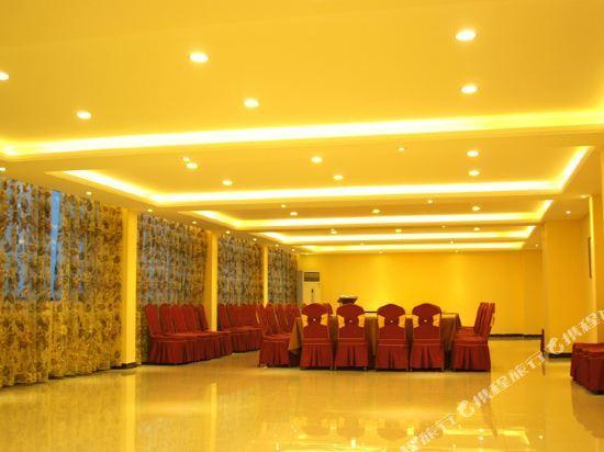 Чжэнчжоу: Aloft Theme Hotell (IKEA Store, Zhengzhou Sports Center)