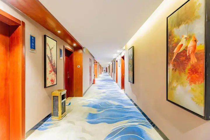 Ордос: Joyland Grand Hotel