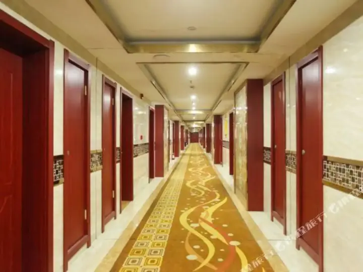 Тайчжоу: Super 8 Hotel (Taizhou Nantong Road Zhongjia Commercial City)