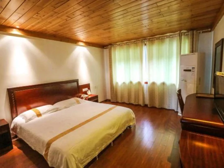Шанграо: Jin Xiu Hotel