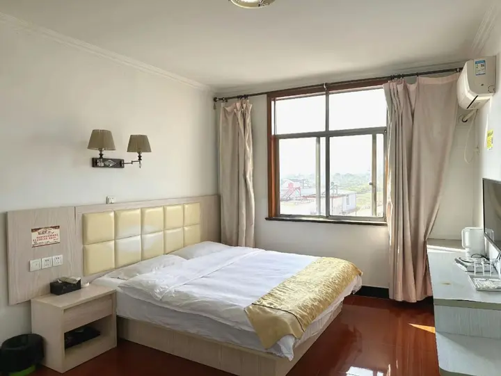 Аньцин: Kaiyue Hotel