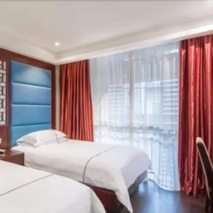 Иу: Veria Hotel