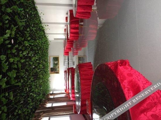 Луань: Hongshan inn