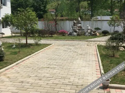 Луань: Hongshan inn