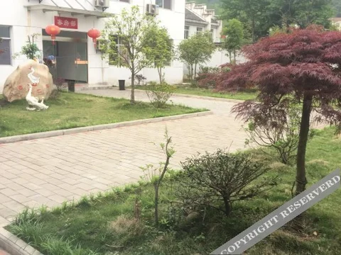 Луань: Hongshan inn