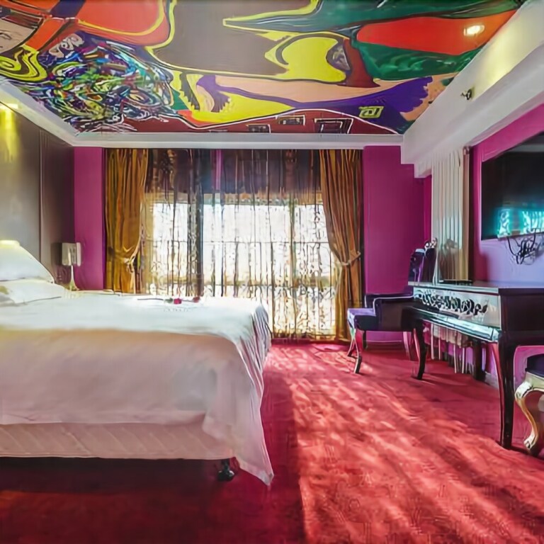 Кайфын: Baihehui Loft Hotel