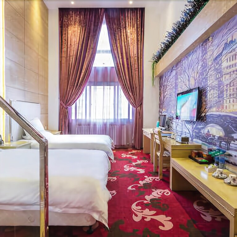 Кайфын: Baihehui Loft Hotel