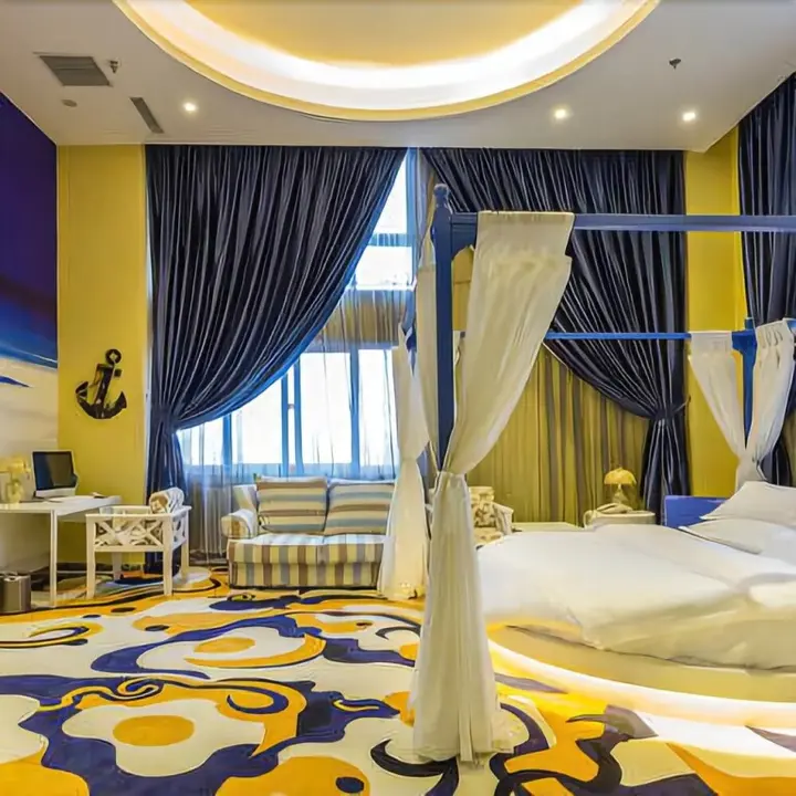 Кайфын: Baihehui Loft Hotel