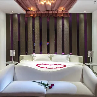 Кайфын: Baihehui Loft Hotel