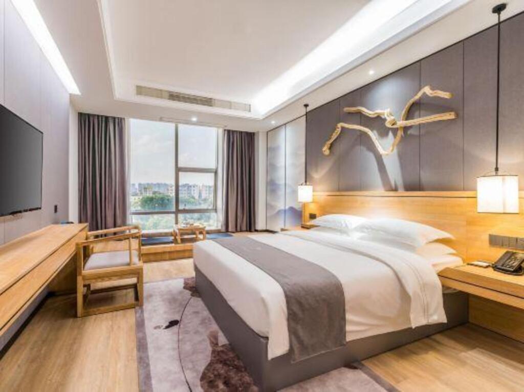 Чжаоцин: Jinxuan Chanyun Holiday Hotel (Sihui Zhenshan Avenue)